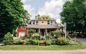 Farmhouse Inn B&B